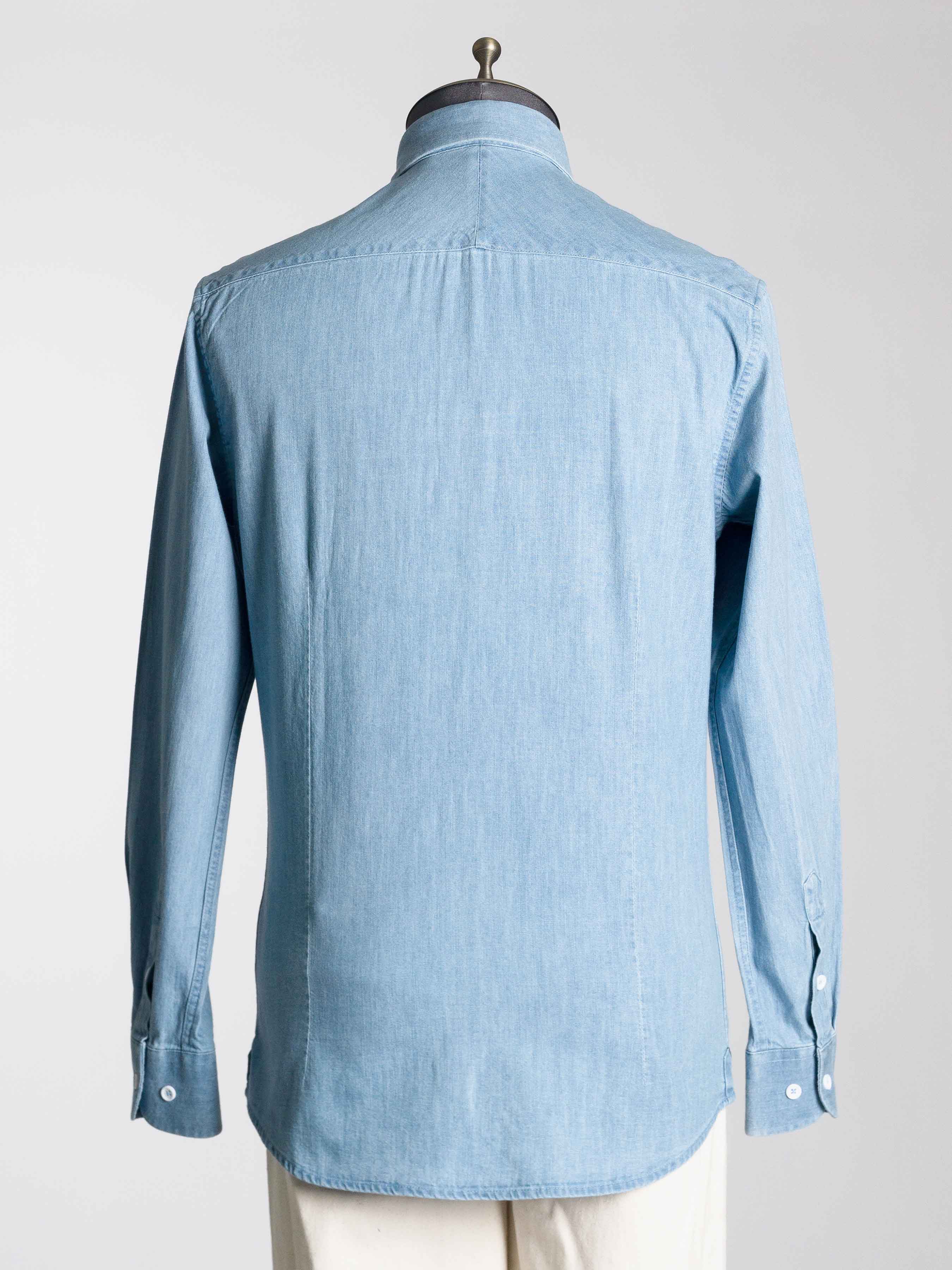 Chambray-Shirt-Light-Blue-Windsor-Collar-Back_e298aa37-18e3-4dc0-b334-12a485c0d459 - Zeve
