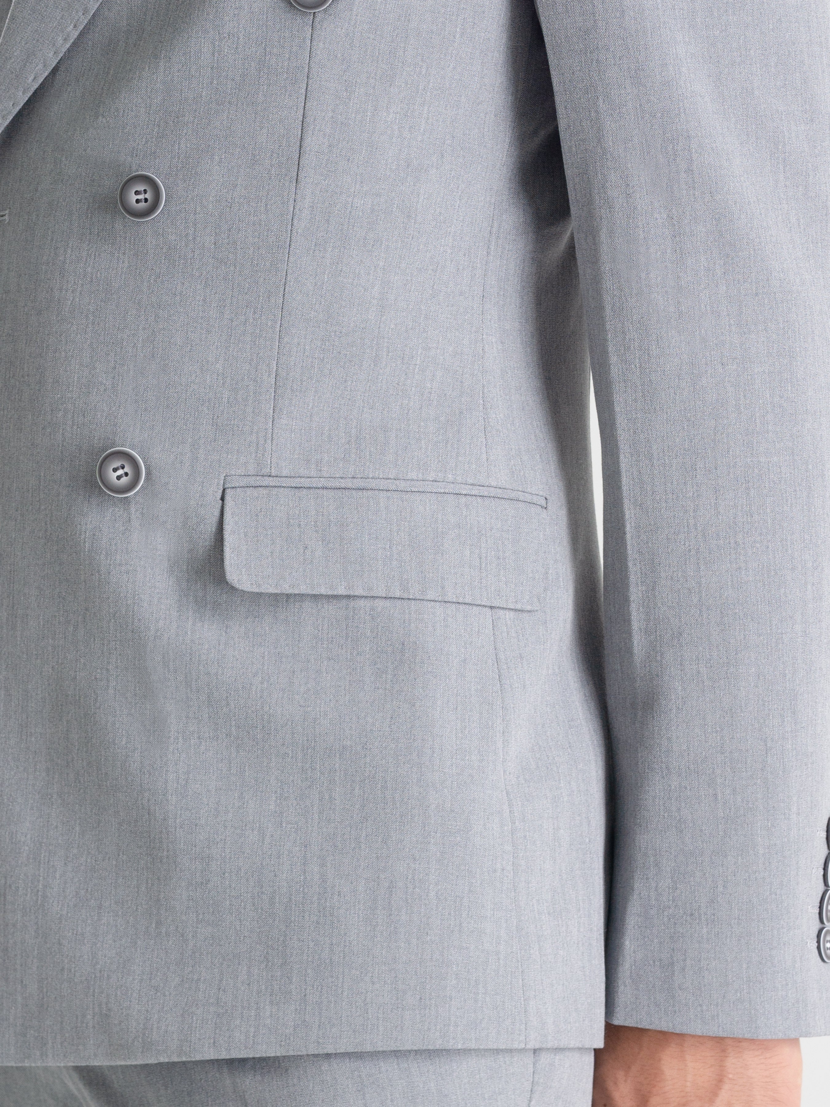 Double-Breasted-Suit-Light-Grey-_Peak-Lapel__02 - Zeve