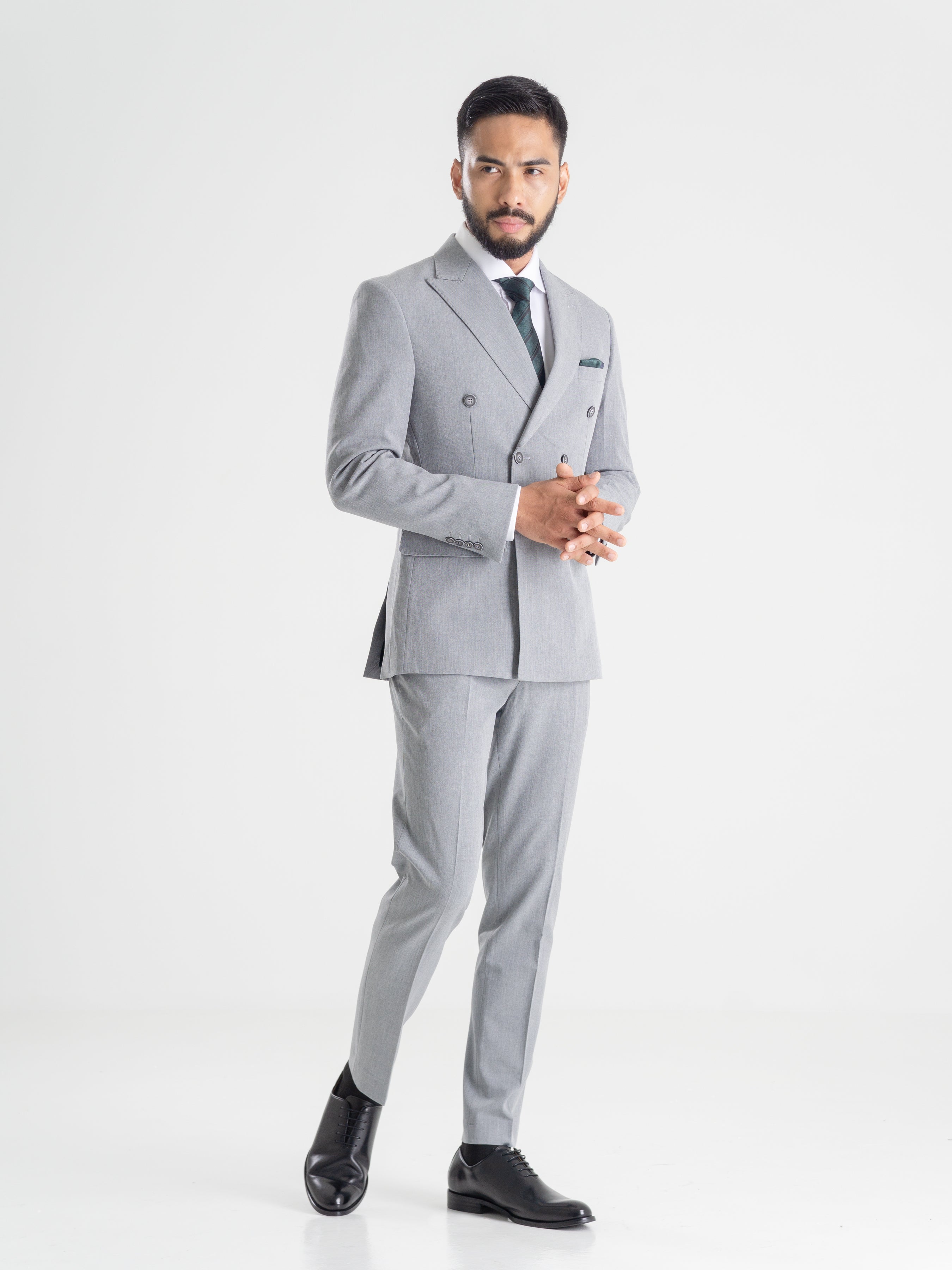 Double-Breasted-Suit-Light-Grey-_Peak-Lapel__07 - Zeve