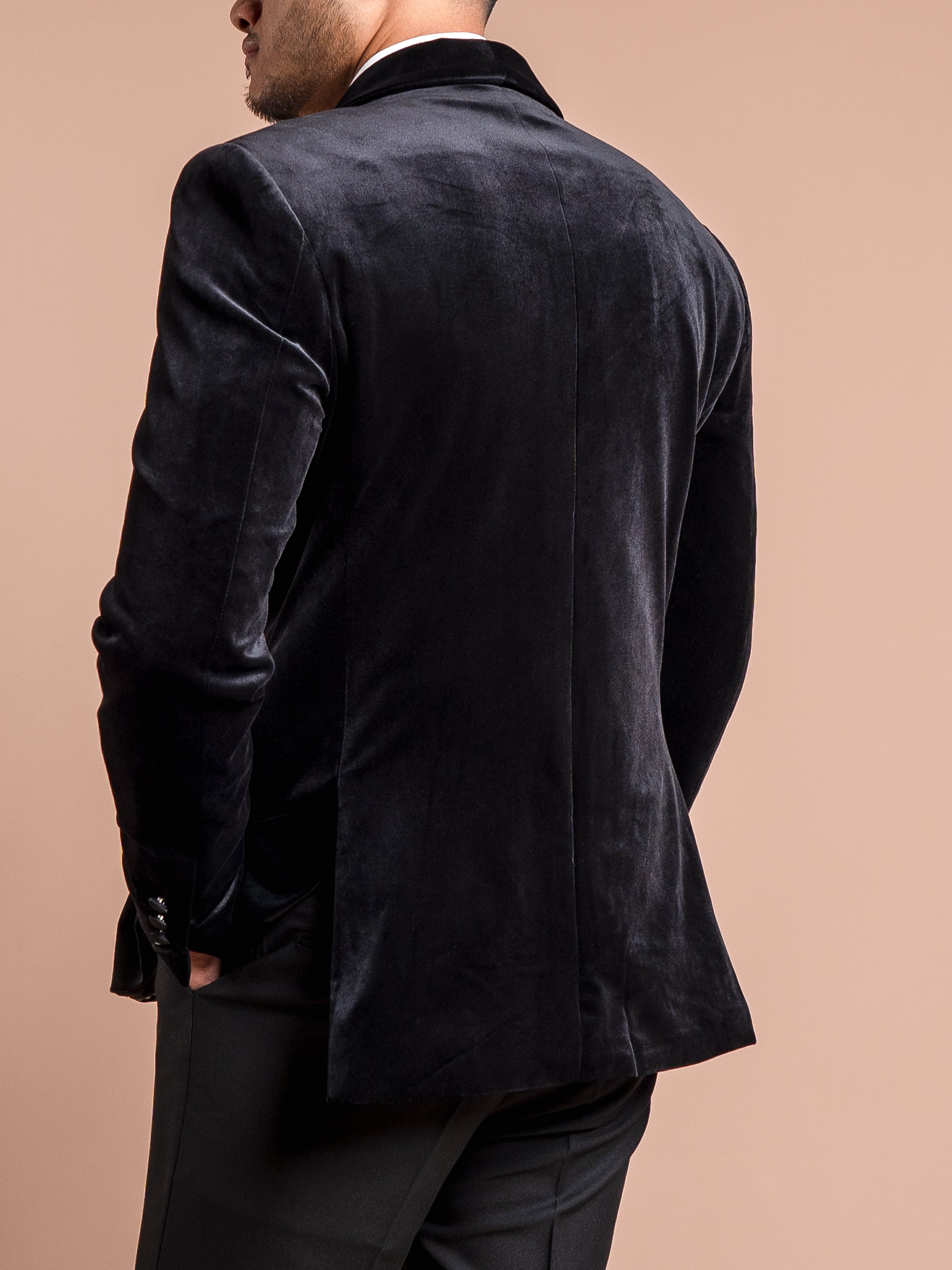DoubleBreastedTuxedoBlazerVelvetBlackPlain_ShawlLapel_10_445d00f6-1f0c-4177-8cfe-df5c6fcd61f6 - Zeve