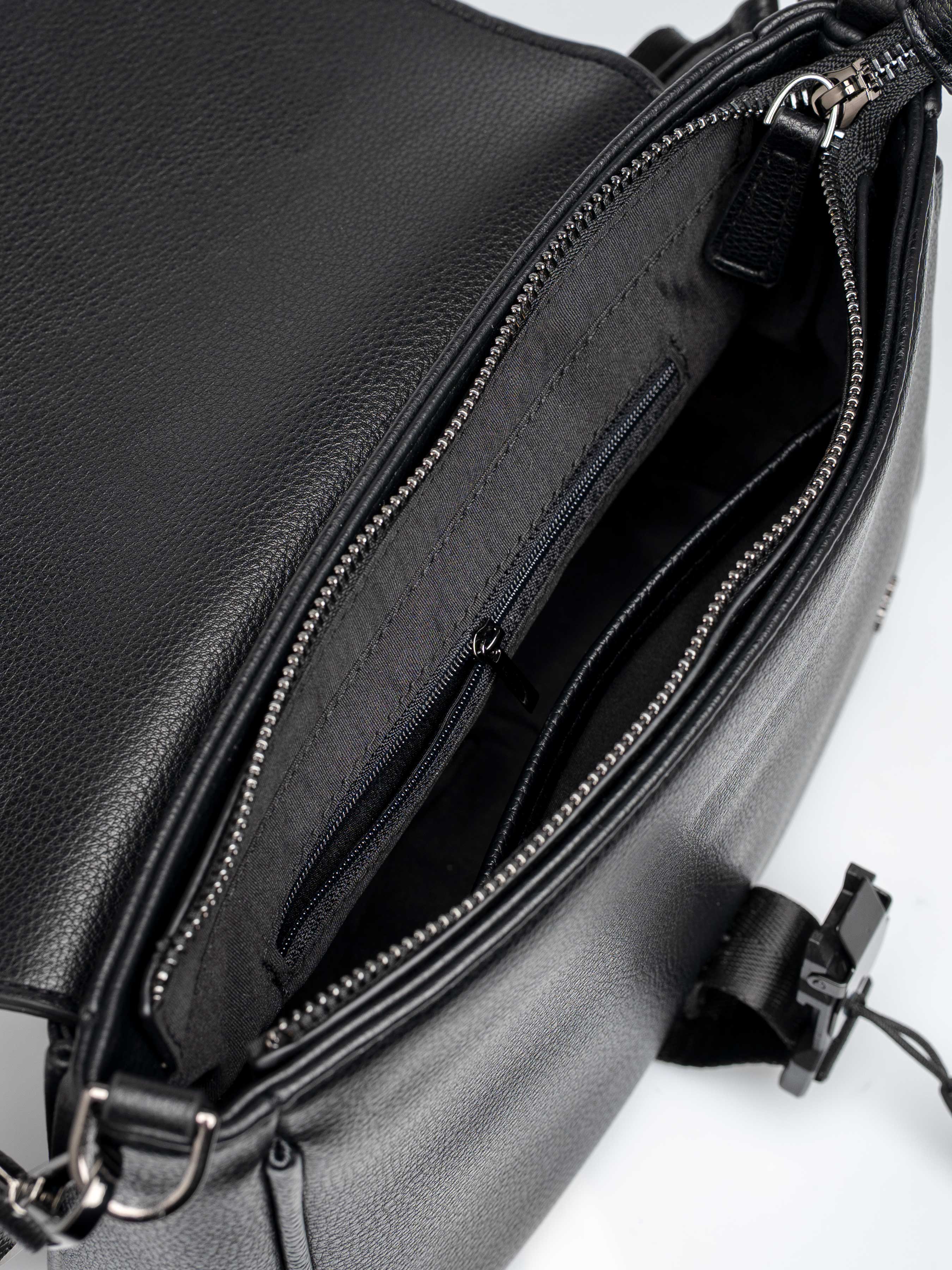 FiorenzoCrossbodyBagBlackLeather7 - Zeve