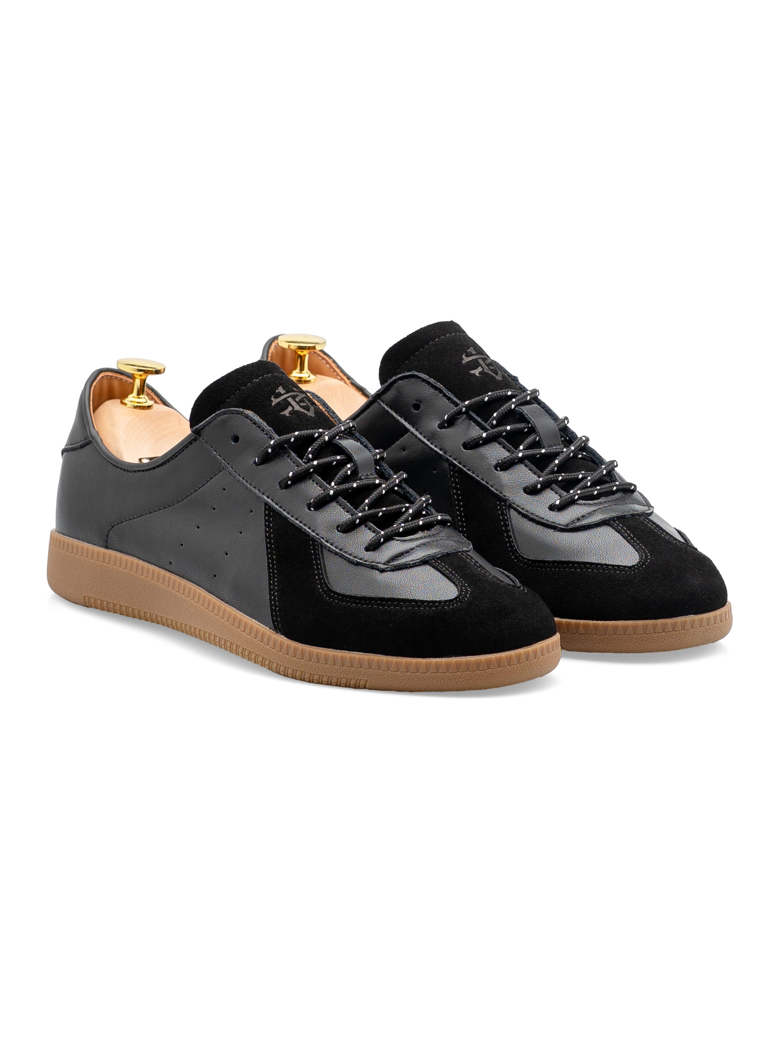 FrontZeveTrainerSneakerSolidBlackSuede - Zeve