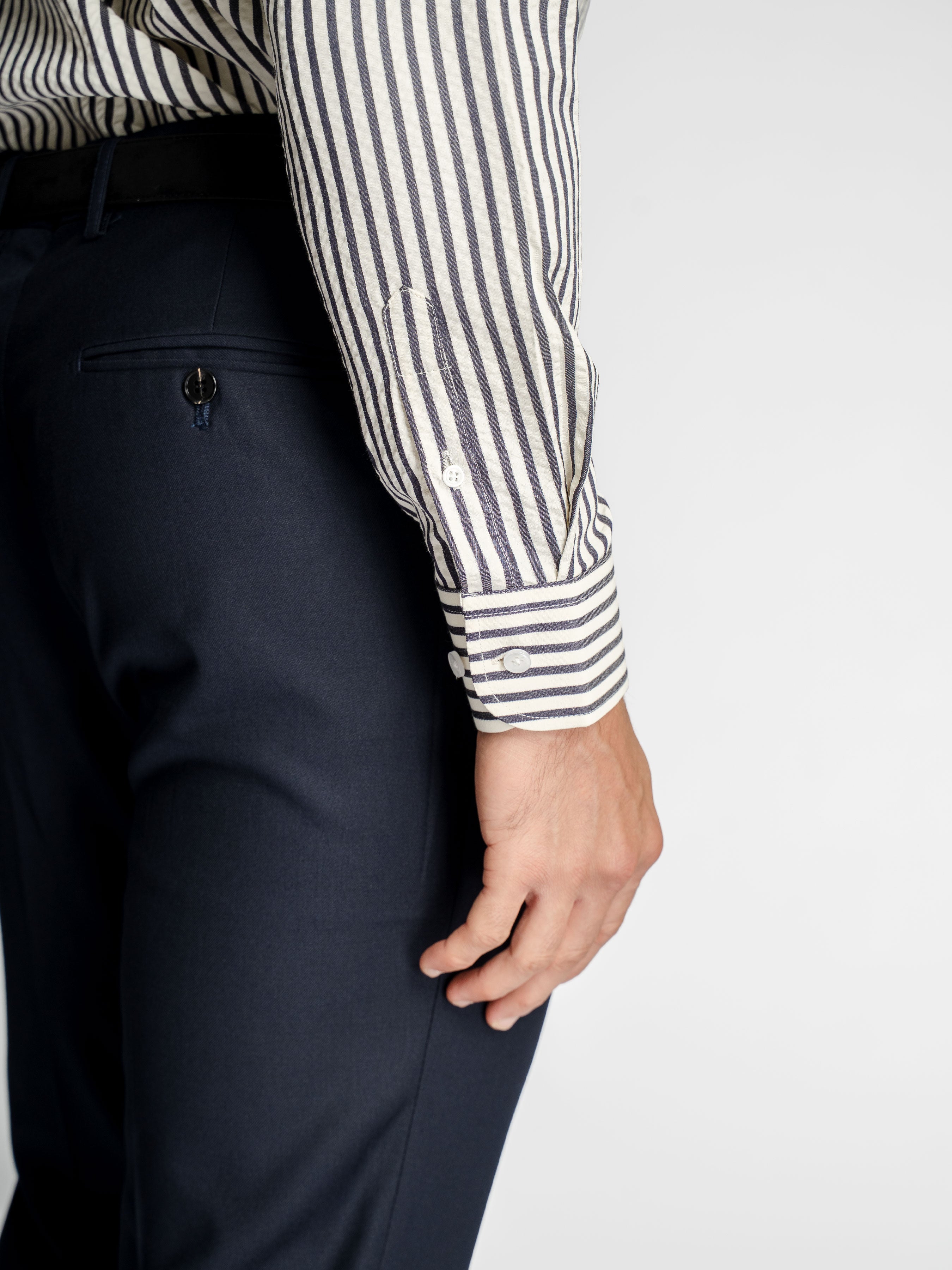 Giovanni Seersucker Shirt – Cream Blue Stripe (Button-Down Collar)