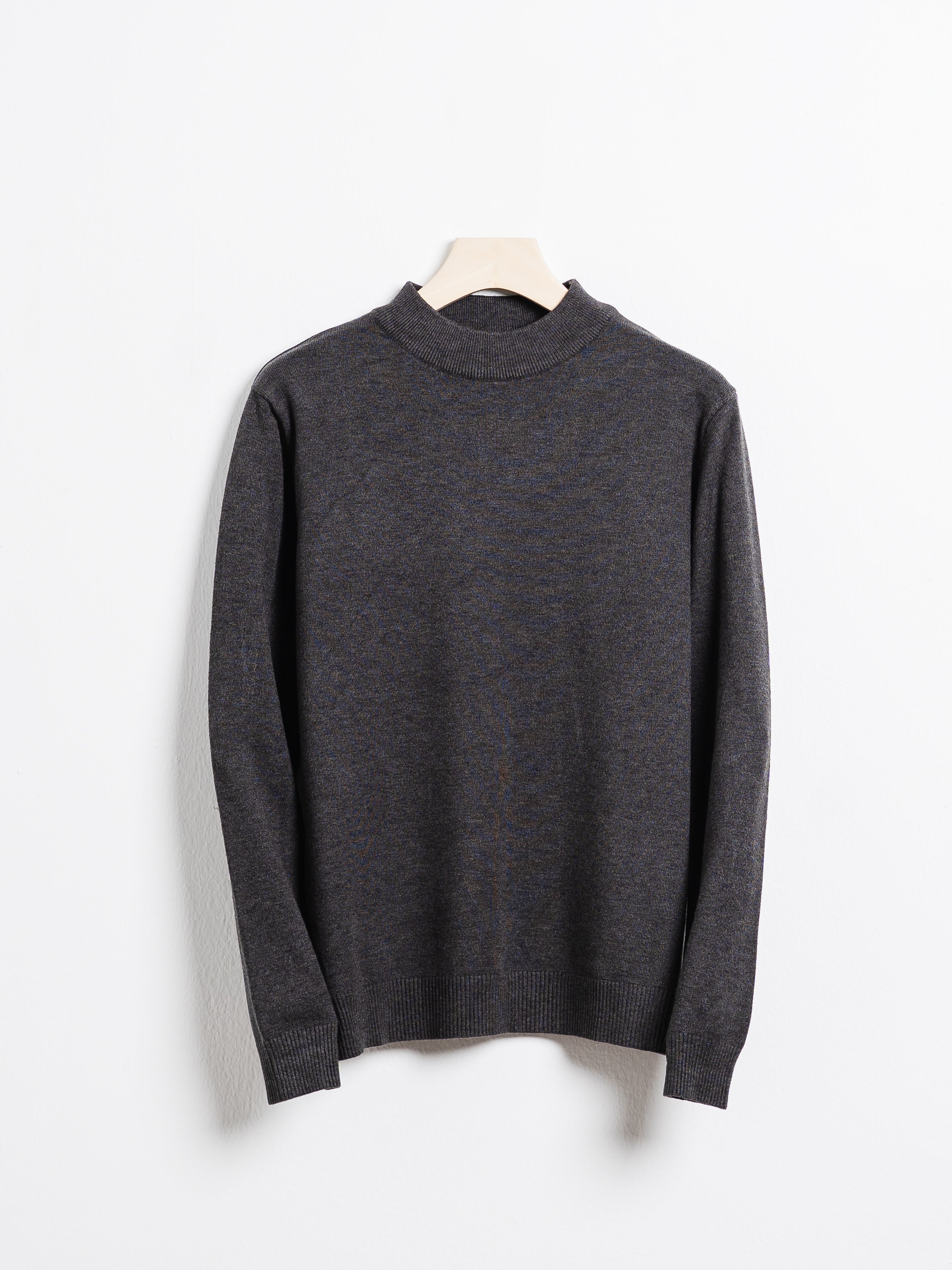 HighNeckSweaterDarkGrey-Hanger - Zeve