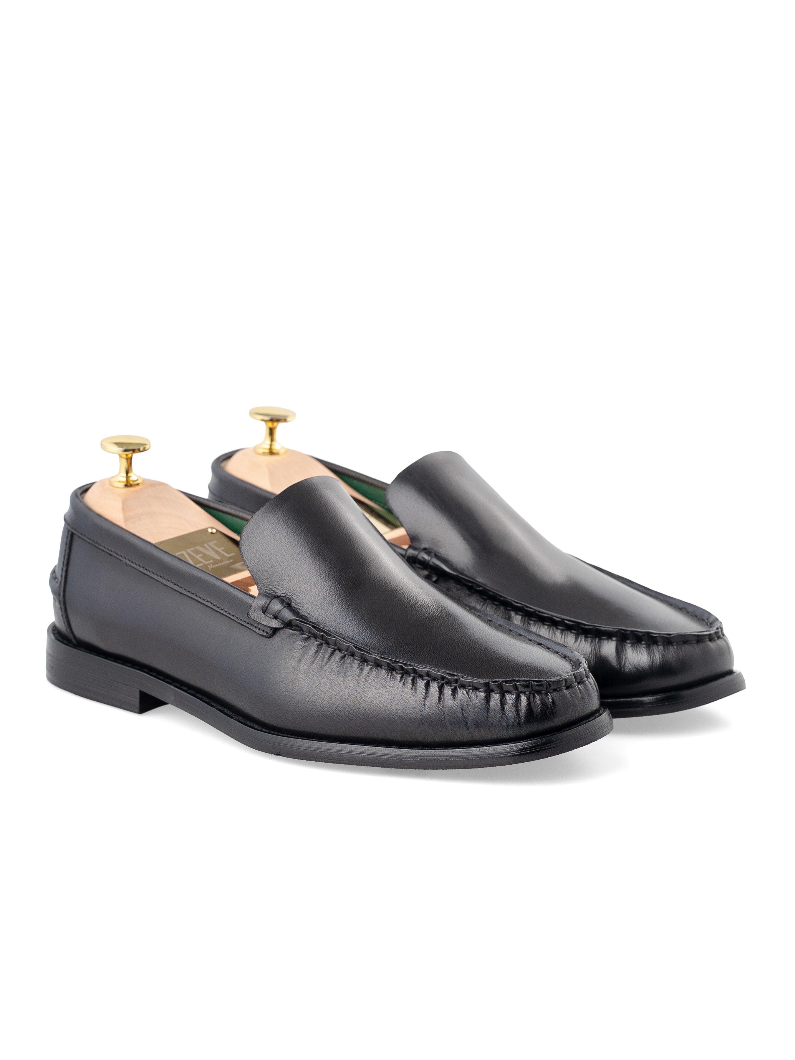MocNeroLoaferSolidBlackLeatherFront - Zeve