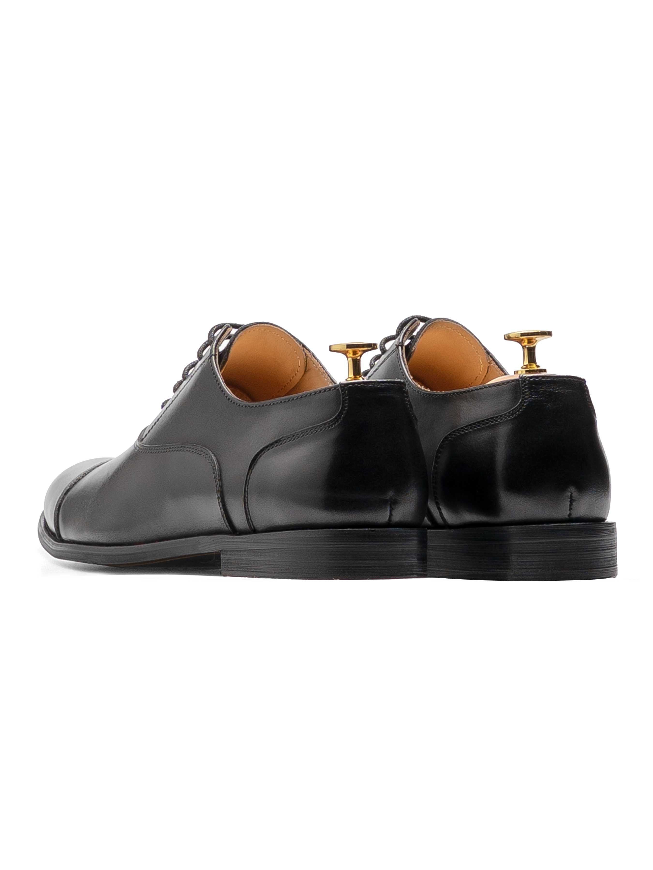 Oxford Cap Toe - Black Lace Up