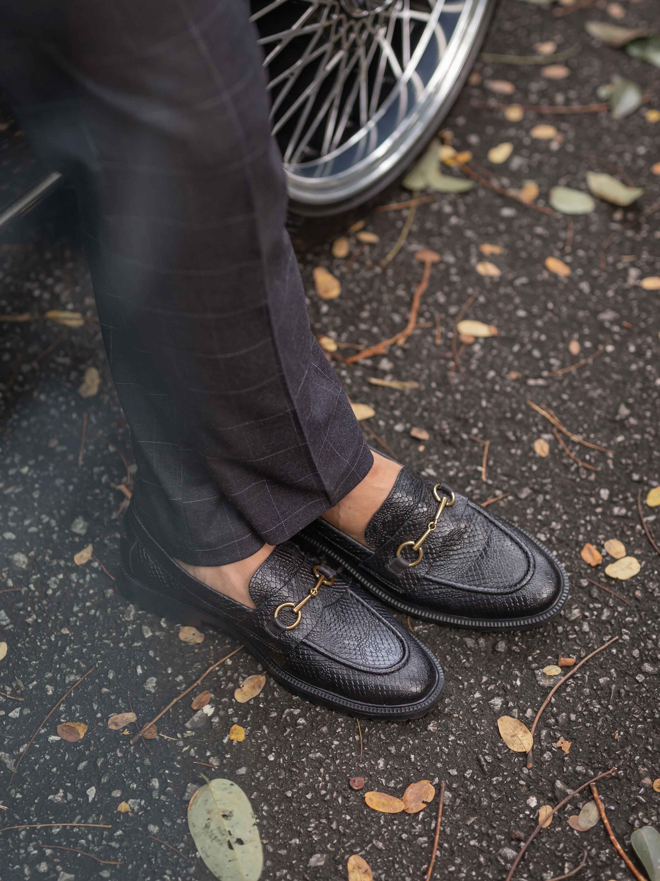 PennyLoaferHorsebitBuckleBlackPhytonLeatherCombatSole02_d14b8cb7-ee3b-4ad9-a1b2-cf773cce3892 - Zeve
