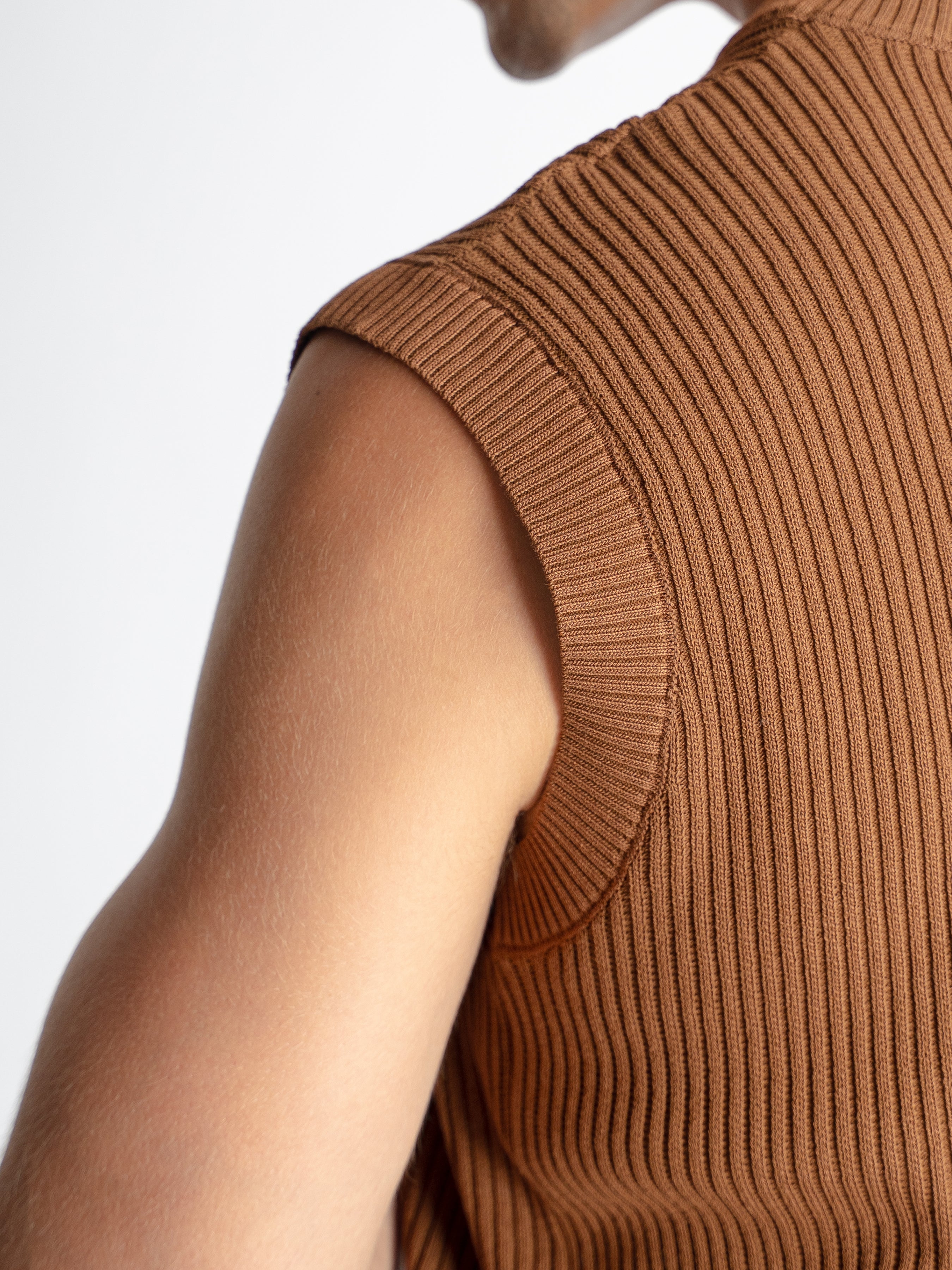 Theo Sleeveless Knit - Coffee