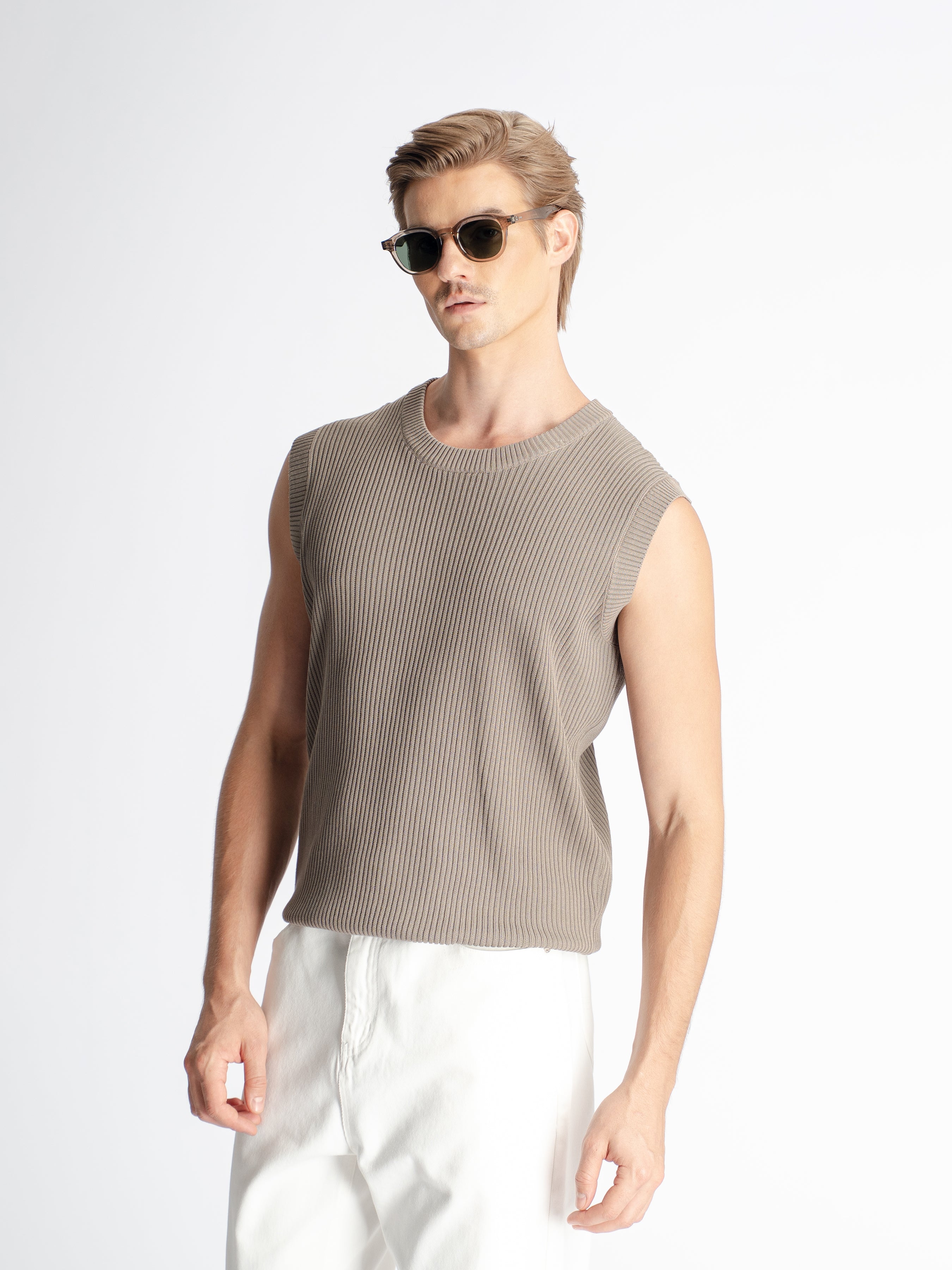 TheoKnit-LightBrown-MediumShot-1 - Zeve
