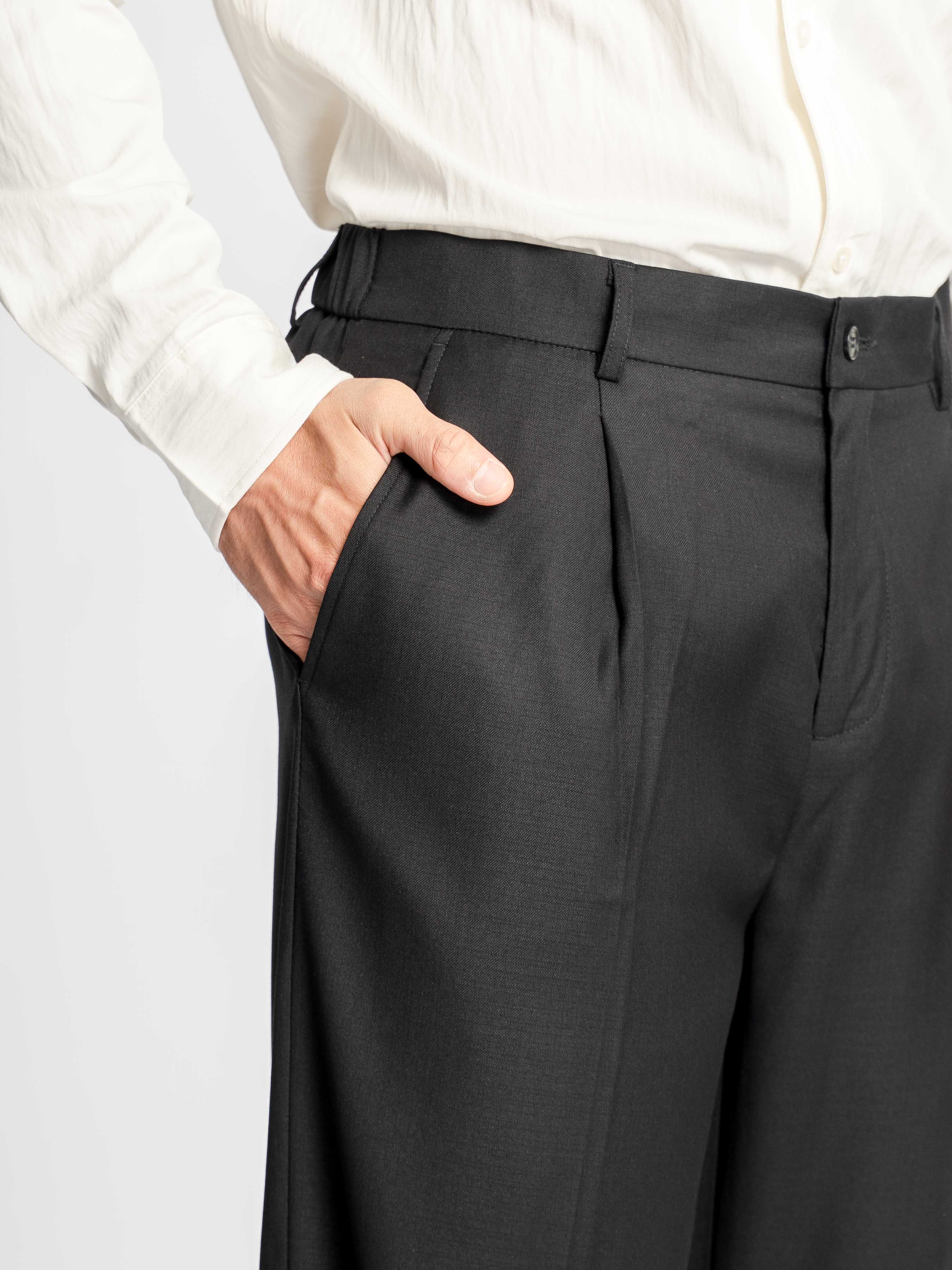 Velano Relaxed Trousers - Black (Wide Fit)