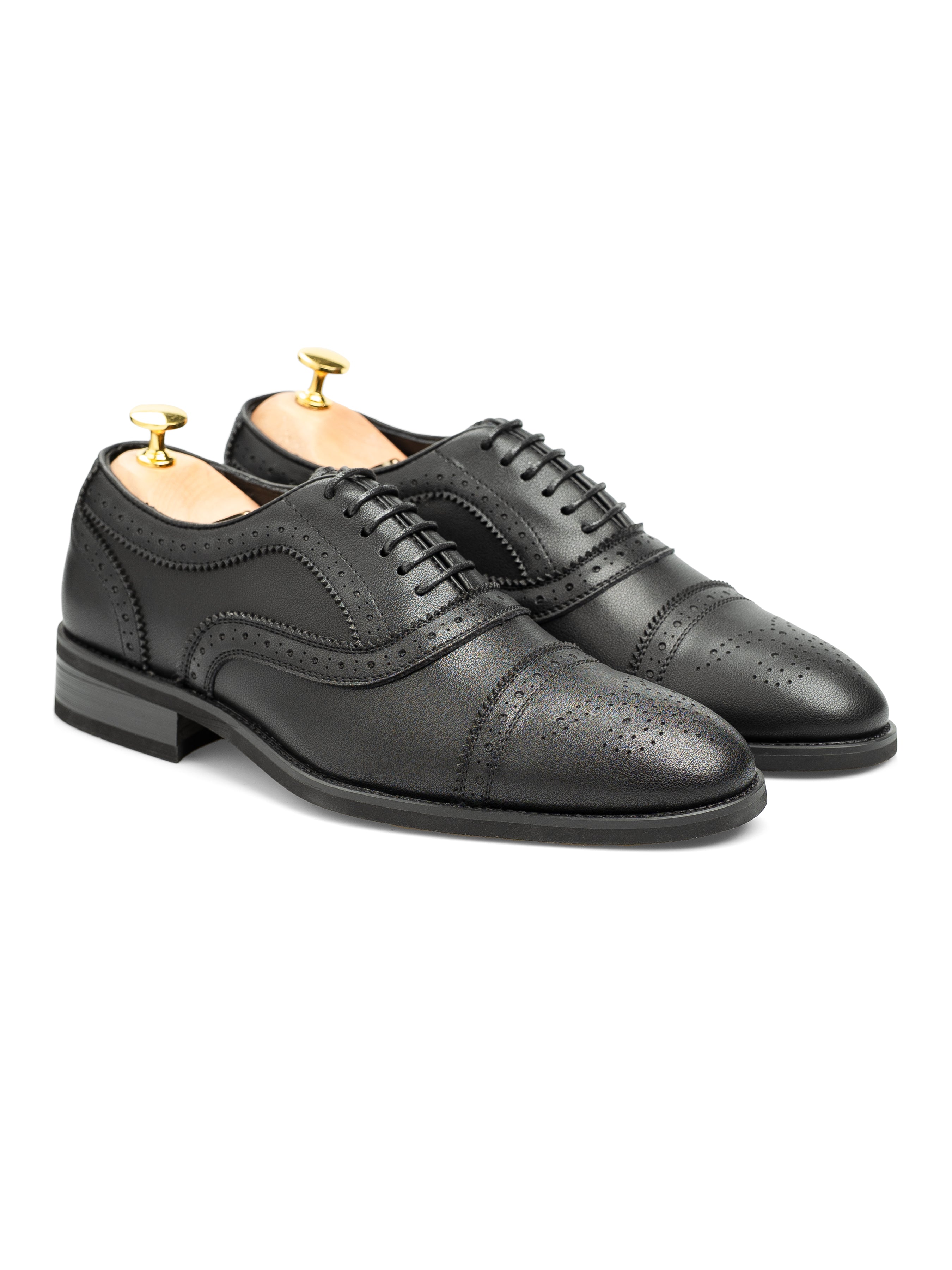 ViranoSemiBrogueSolidBlackLeather_StudSole_Front - Zeve