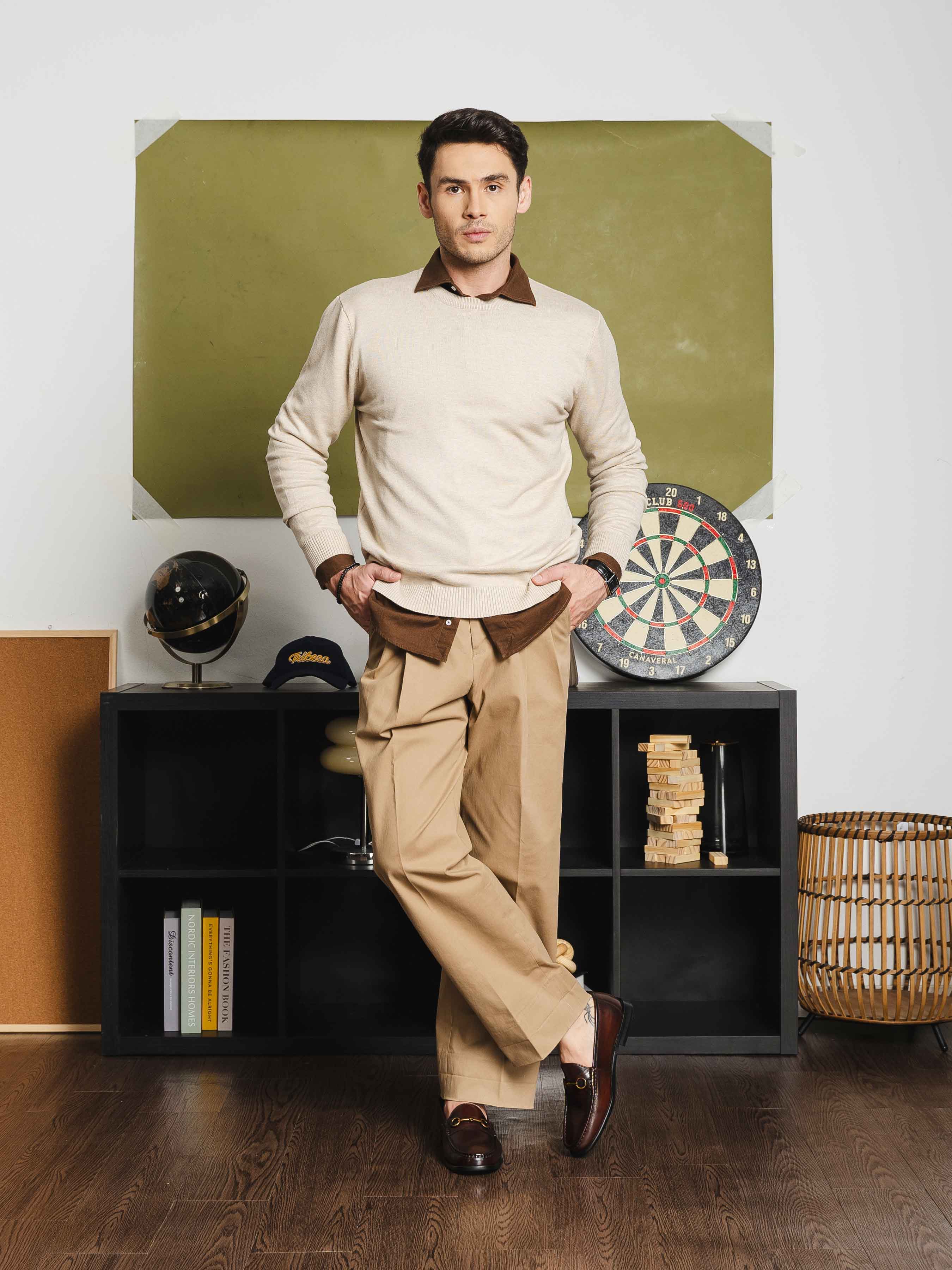 VittorioLongSleeveCrewNeckBeige4_fbb1e86a-a0ee-45e8-abc3-7388acfcb109 - Zeve