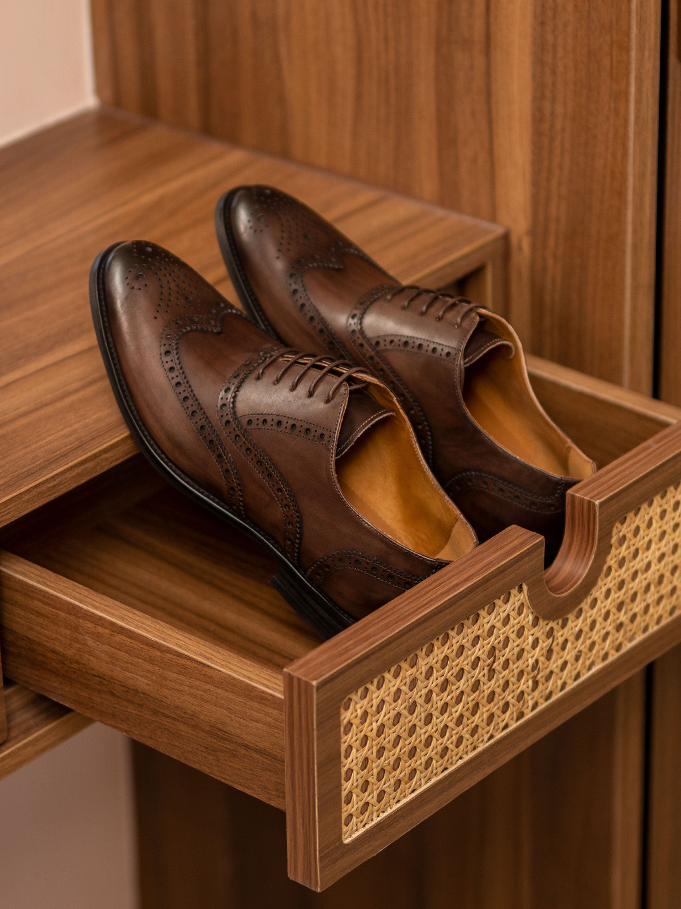 Oxford Brogue Wingtip - Dark Brown Lace Up (Hand Painted Patina) - Zeve Shoes