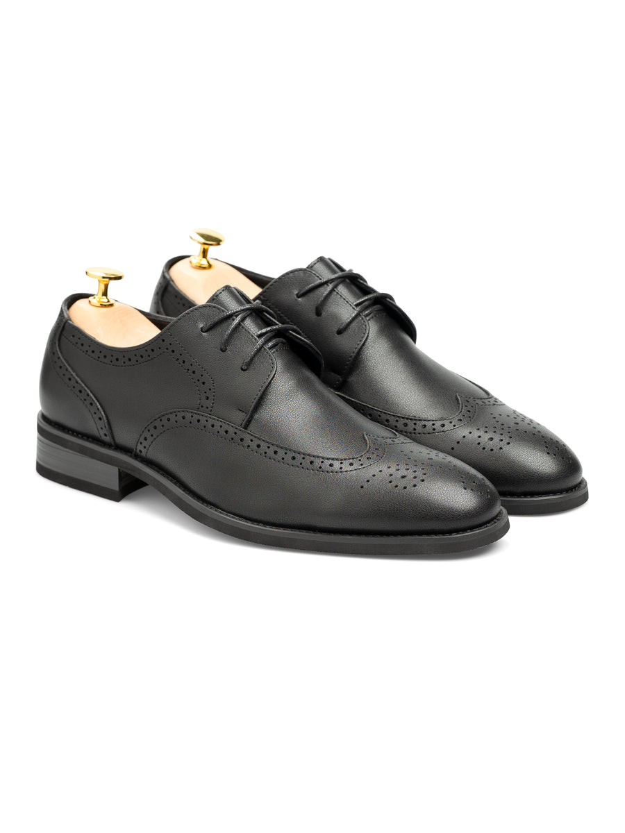 BrogueDerbyWingtipSolidBlackLeather_StudSole_Front - Zeve