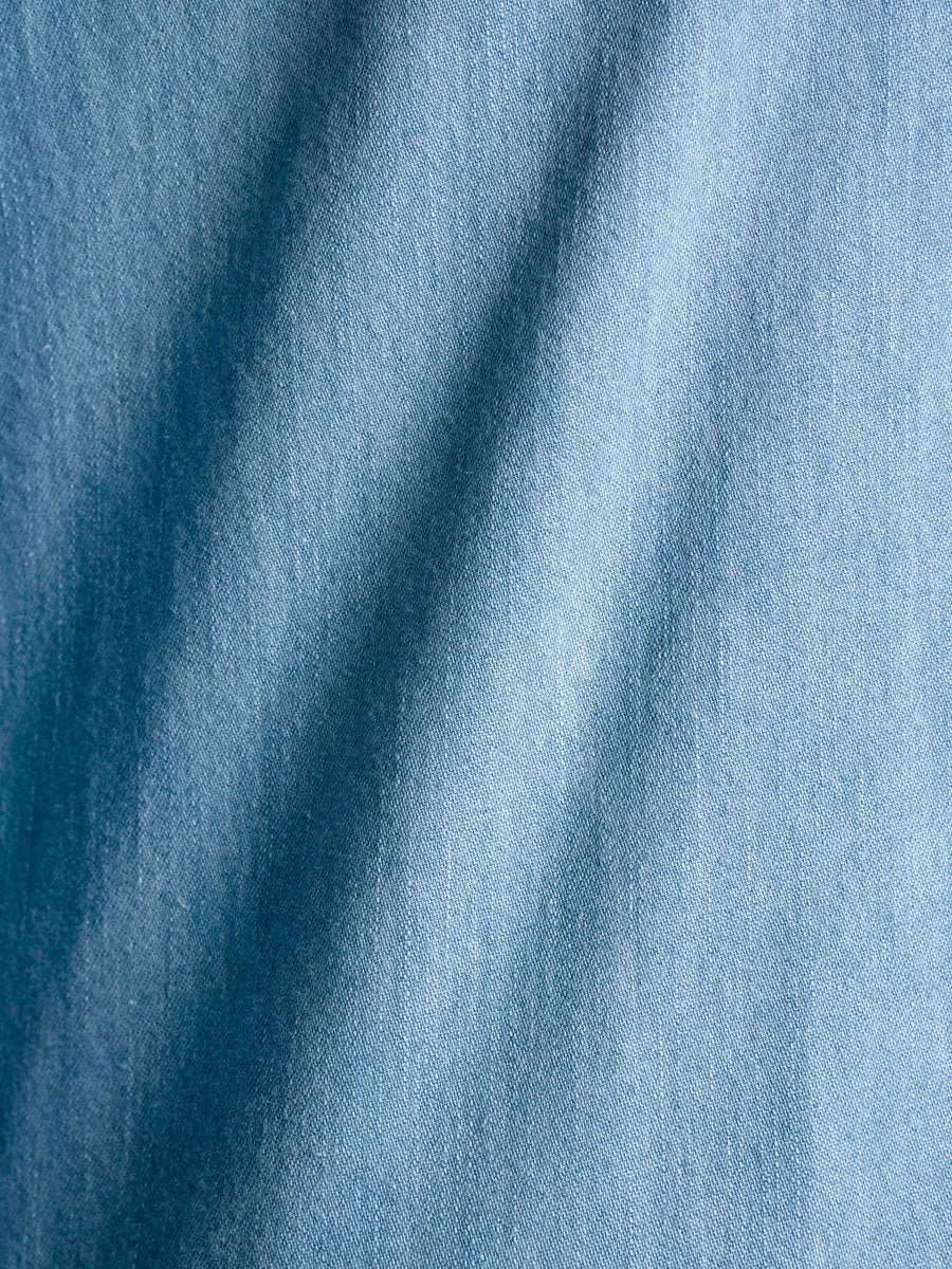 Chambray-Shirt-Light-Blue-Windsor-Collar-Material_42fd1ac3-dc40-4041-b9df-a89906b904c4 - Zeve