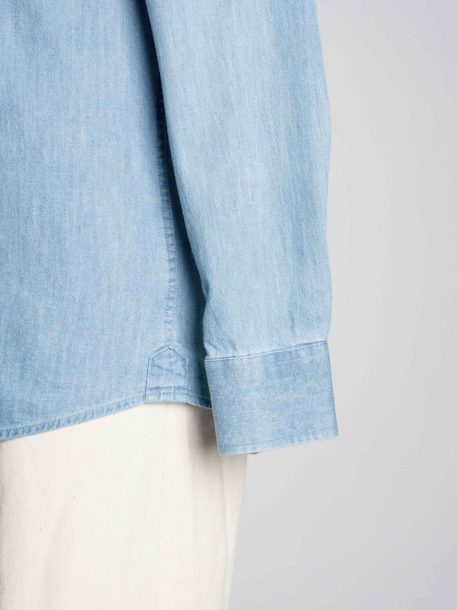 Chambray-Shirt-Light-Blue-Windsor-Collar-Sleeve2_dfac2a6d-fb5d-447c-8d80-60401a886ed8 - Zeve
