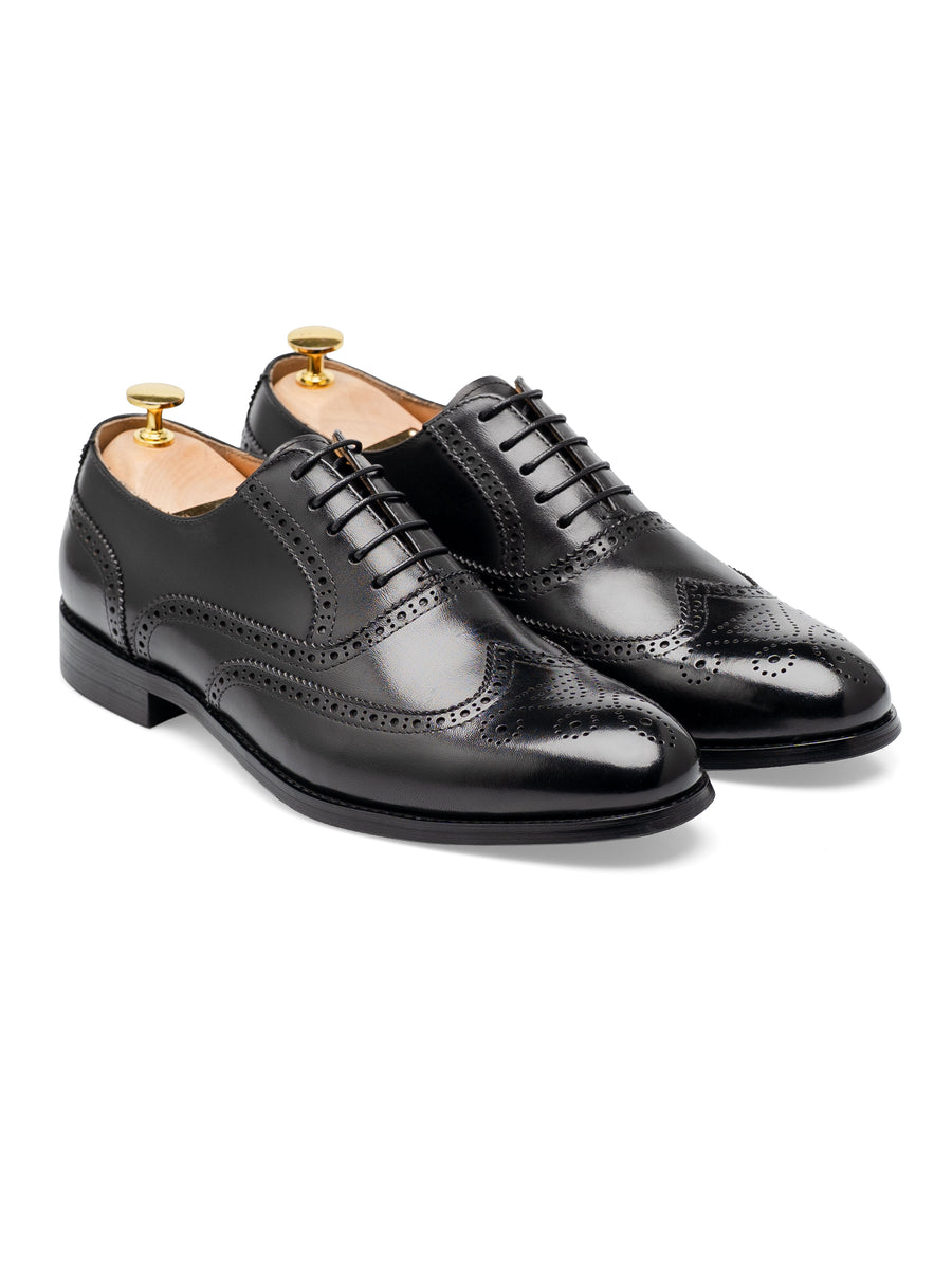 ClassicOxfordBrogueWingtipBlackLaceUpFront - Zeve
