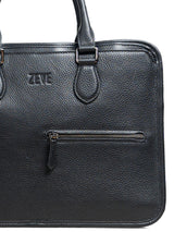 CloseupBellunoBriefcaseBlackPebbleLeather_7d612152-d3cf-4eef-9560-d1dcdc7b9e23 - Zeve