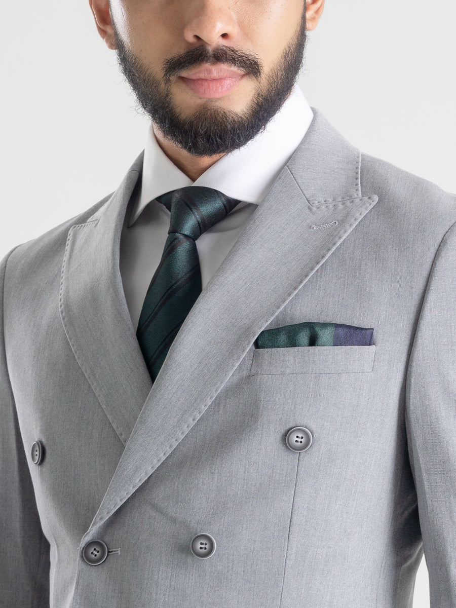 Double-Breasted-Suit-Light-Grey-_Peak-Lapel__04 - Zeve