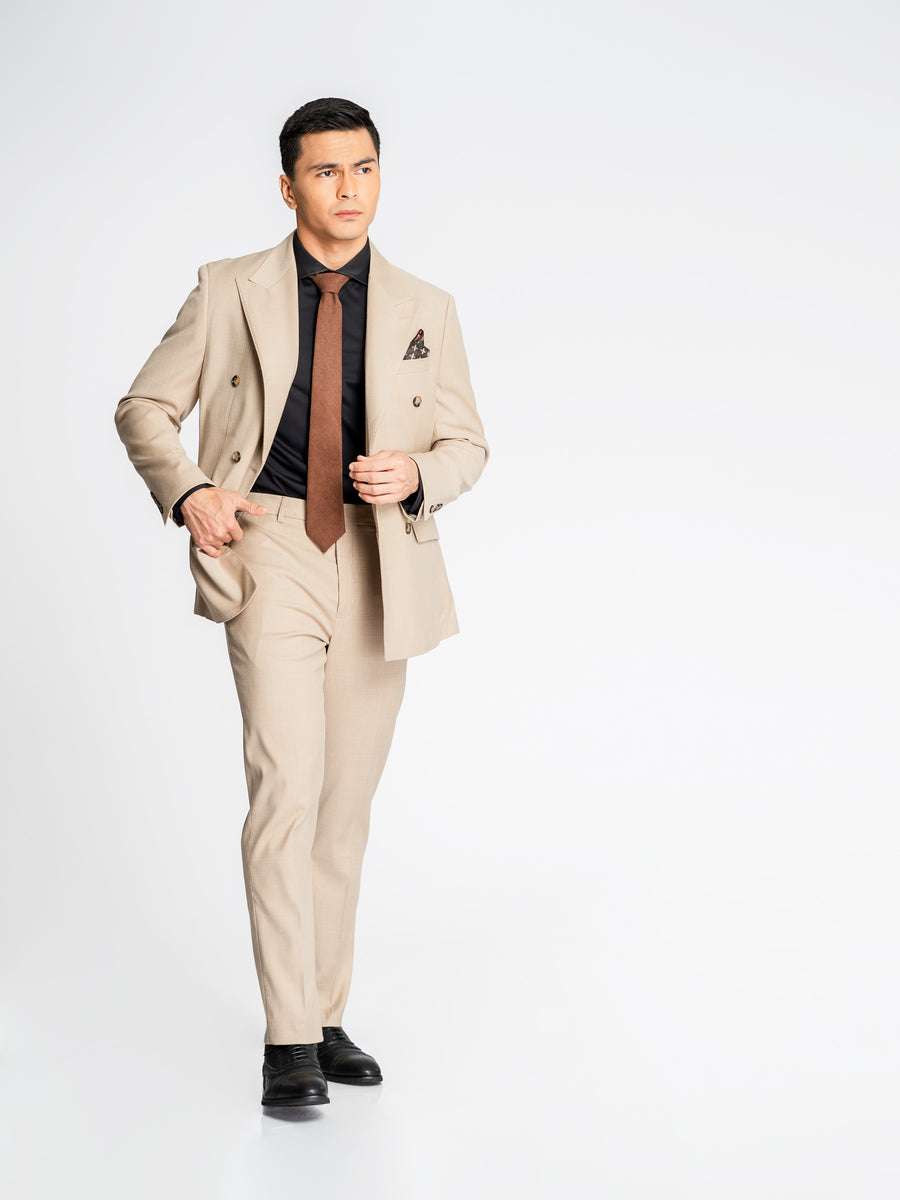 DoubleBreastedSuitBlazerCreamBeigePlain_PeakLapel_Fullbody2 - Zeve