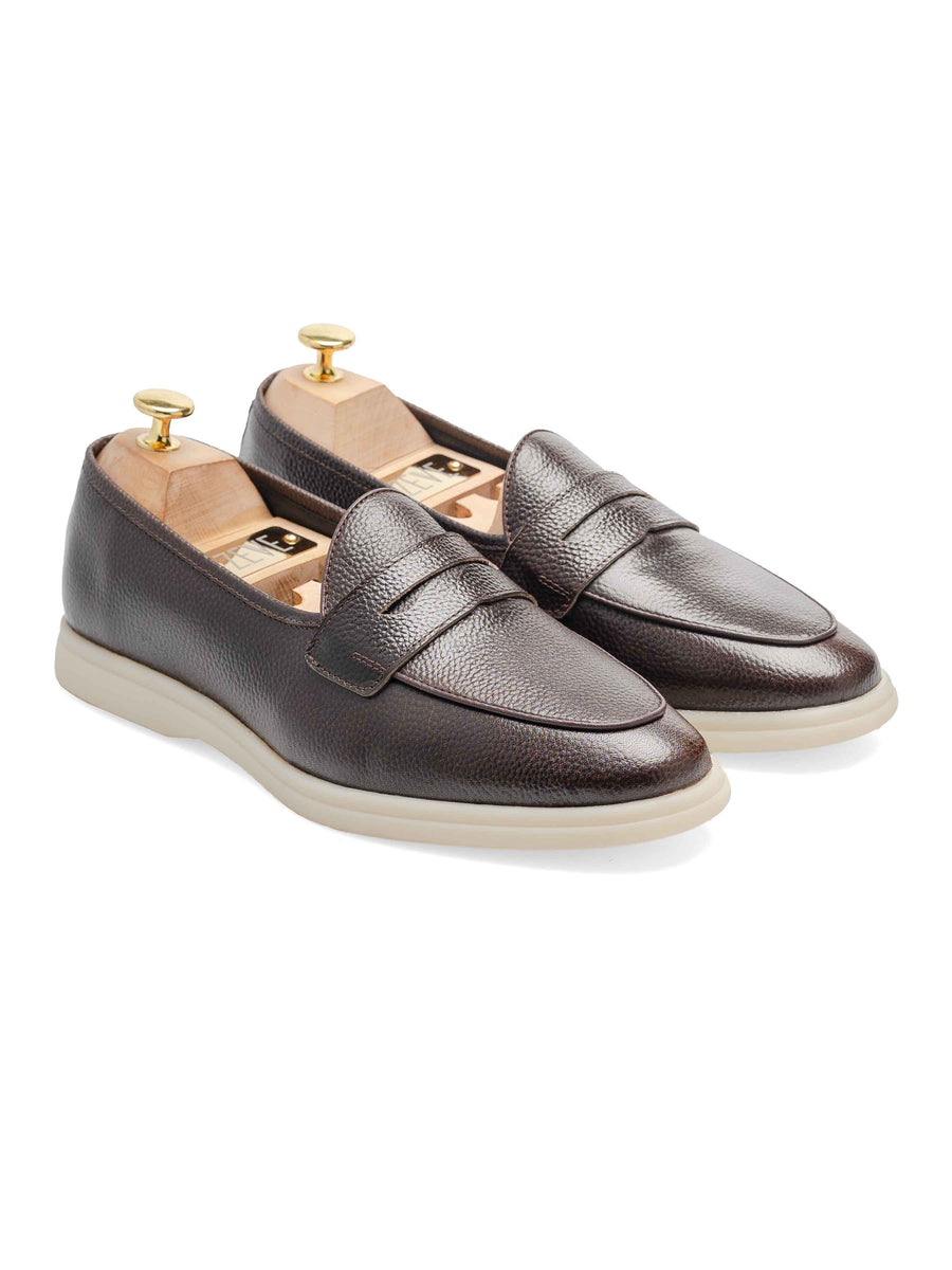 FrontPietroBelgianLoaferCoffeePebbleGrainLeather_SoflexSole - Zeve