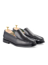 MocNeroLoaferSolidBlackLeatherFront - Zeve