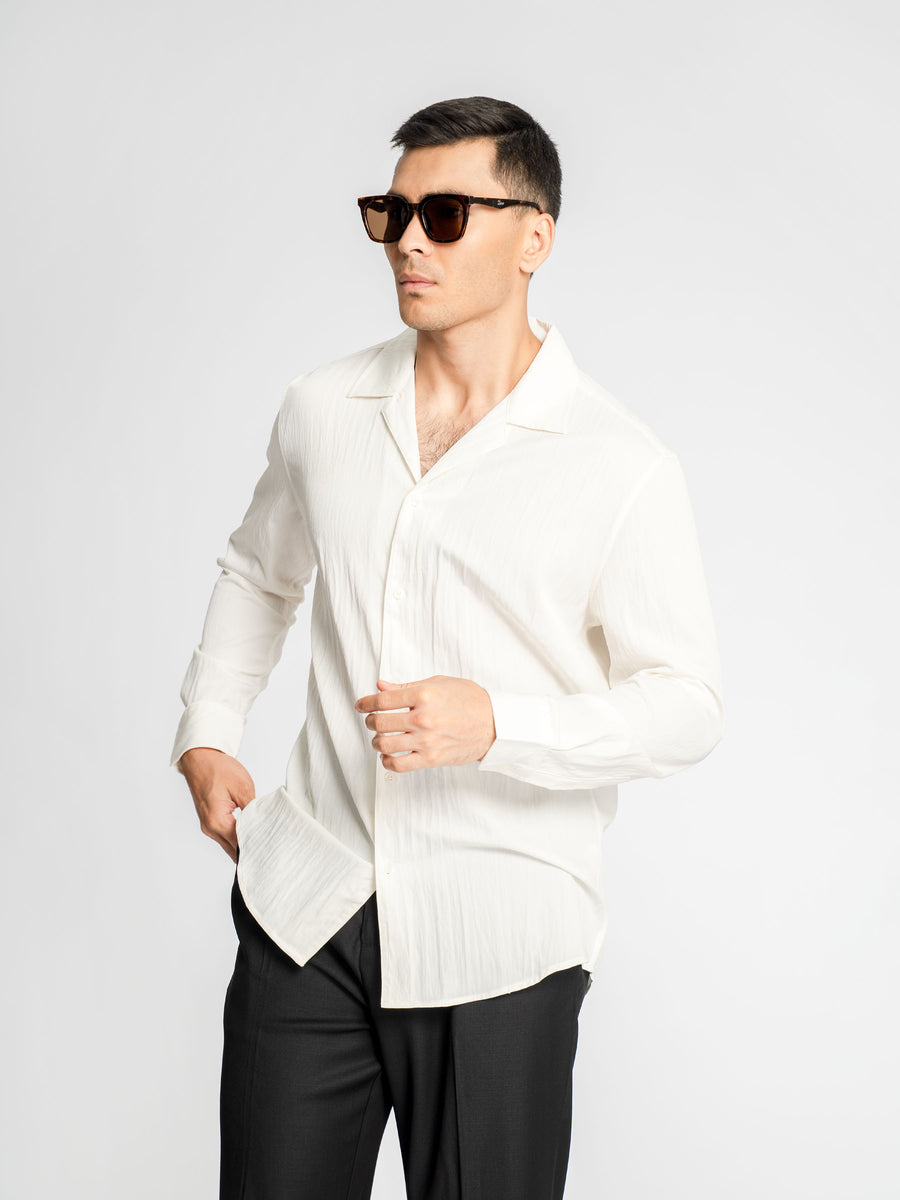 SandroShirtOffWhite_CampCollar_Halfbody - Zeve