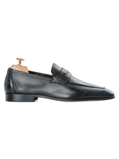 SideMartinoPennyLoaferSolidBlack_f9637a1b-70bc-49a3-92c8-bba160697659 - Zeve