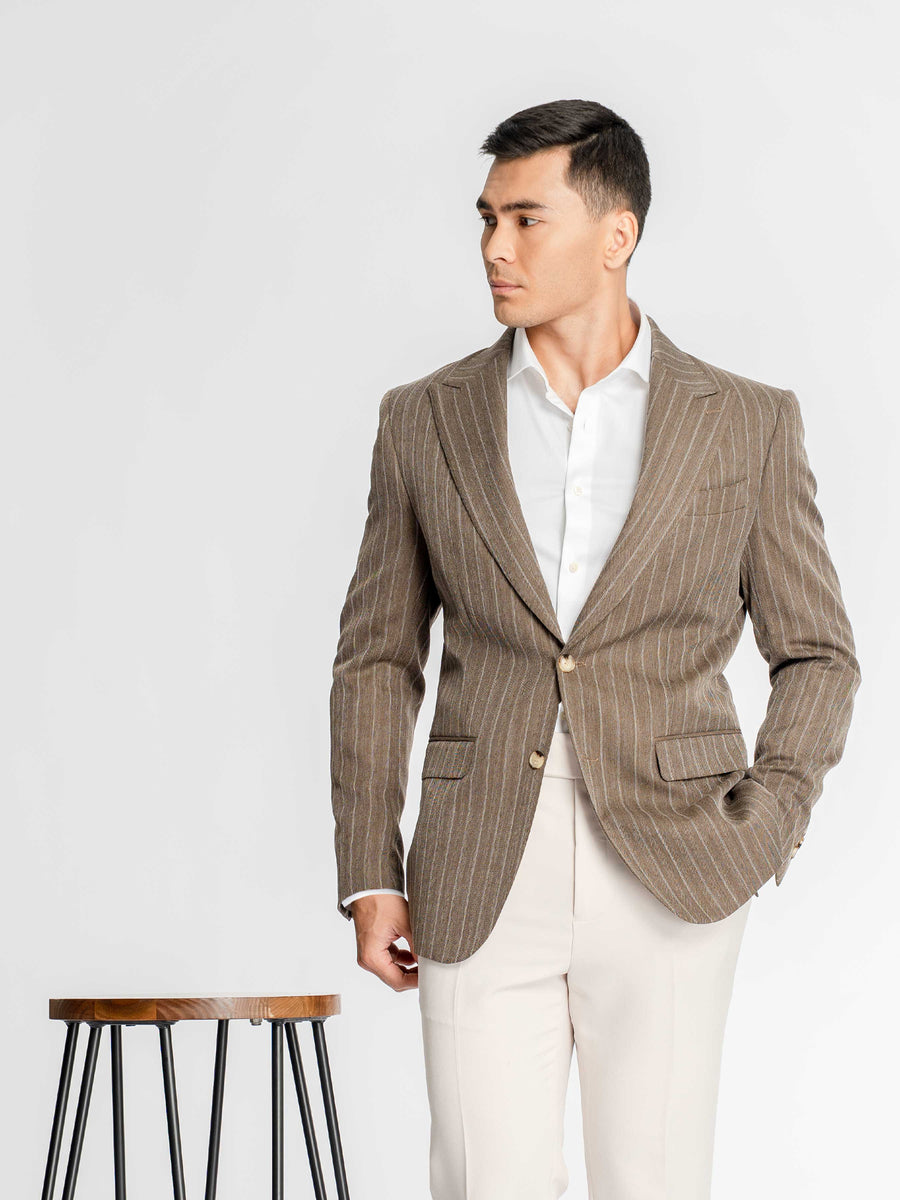 SingleBreastedSuitBlazerDustyBrownStripes_PeakLapel_FullBody1_e37b9c8e-6fbd-45ba-b159-2acf611e1b02 - Zeve