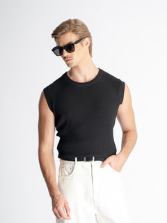 TheoKnit-Black-HalfBody-1 - Zeve