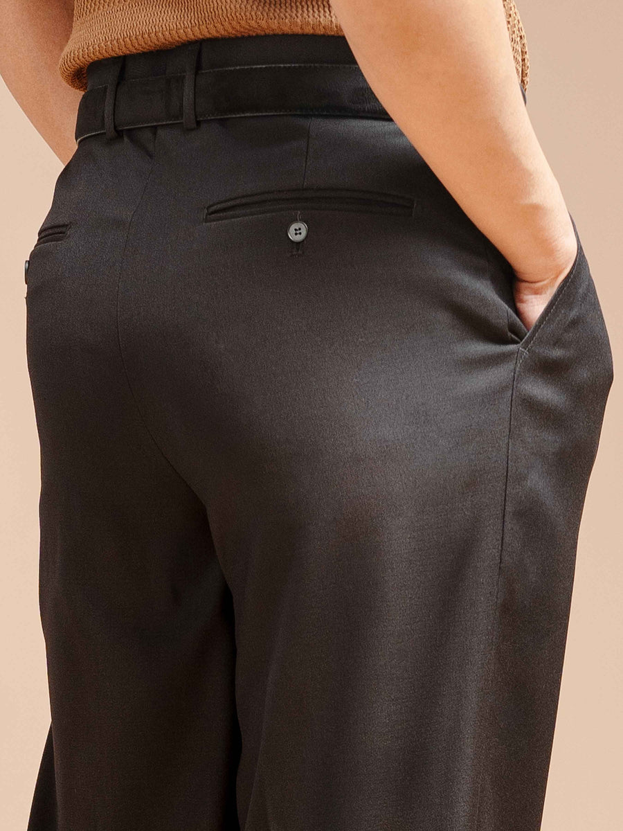 TrousersWithBeltLoopBlackWideFit4 - Zeve