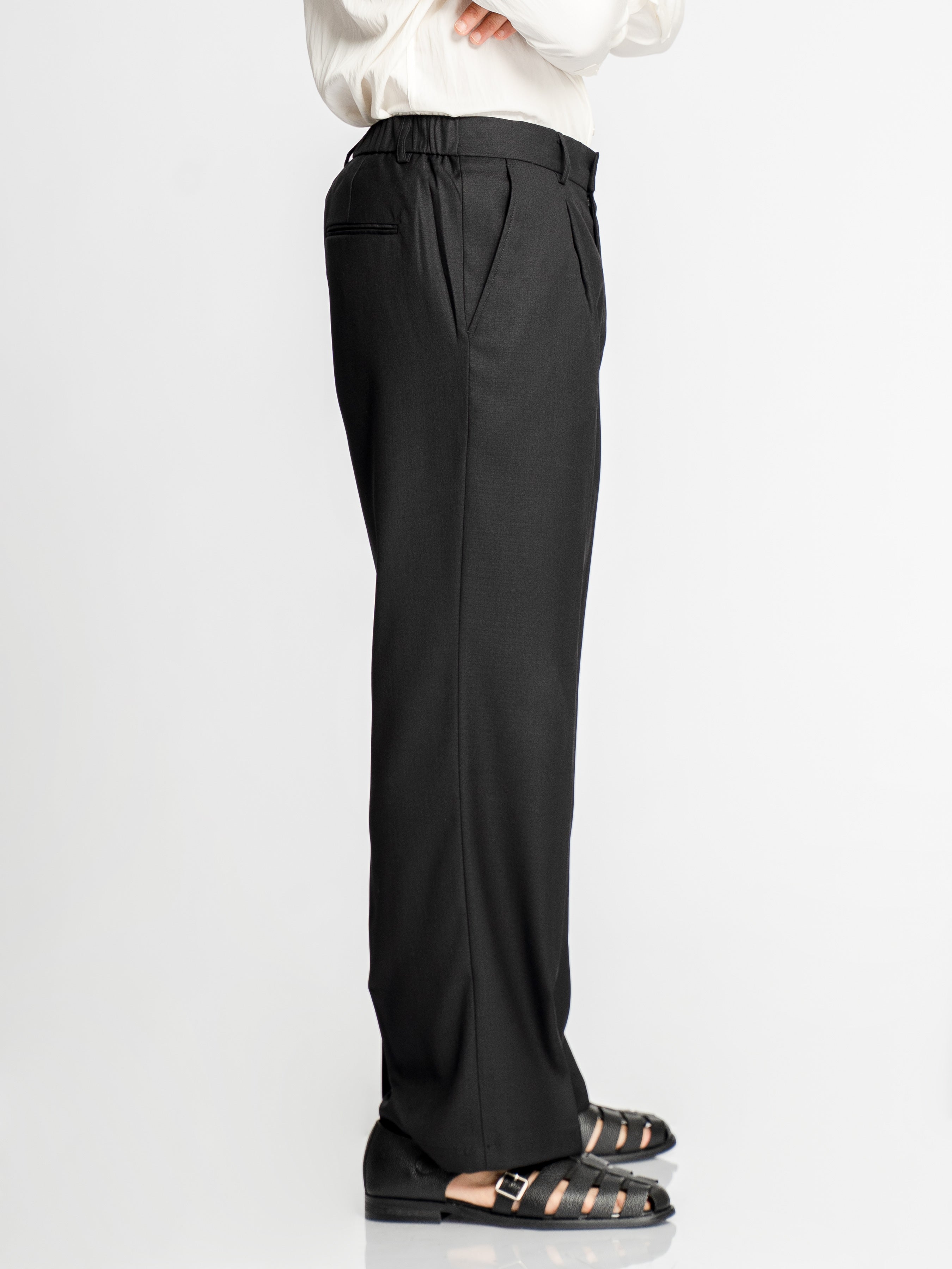 Velano Relaxed Trousers - Black (Wide Fit)