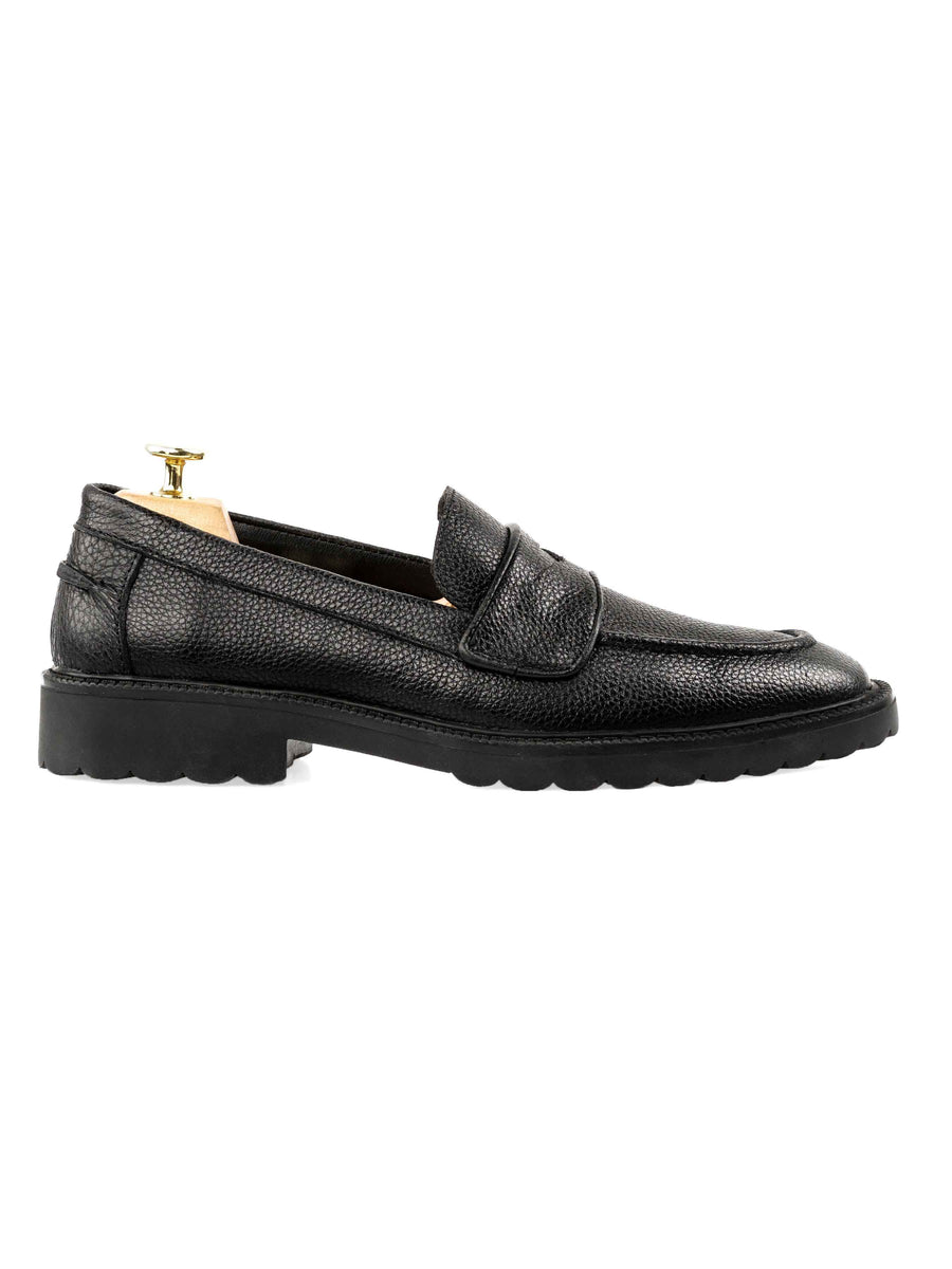 Wayne-Penny-Loafer-Black-Pebble-Grain-Leather-_Combat-Sole__03 - Zeve