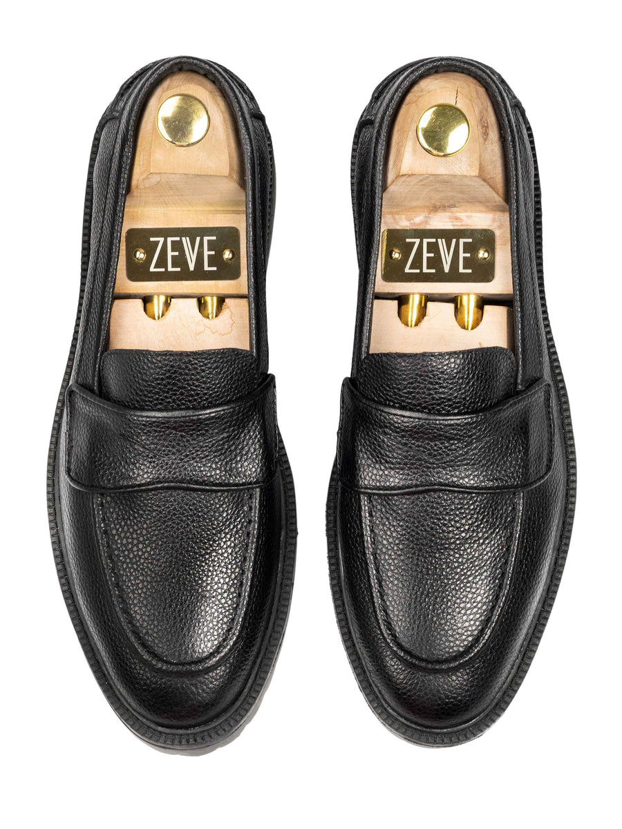 Wayne-Penny-Loafer-Black-Pebble-Grain-Leather-_Combat-Sole__04 - Zeve
