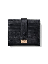 ZeveSnap-ClosureCardHolder-BlackCrocoLeather1_76b8fcff-e31e-4838-afe1-aa15a9d59199 - Zeve