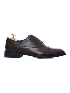 Men's handmade brown leather formal shoe with cap toe design